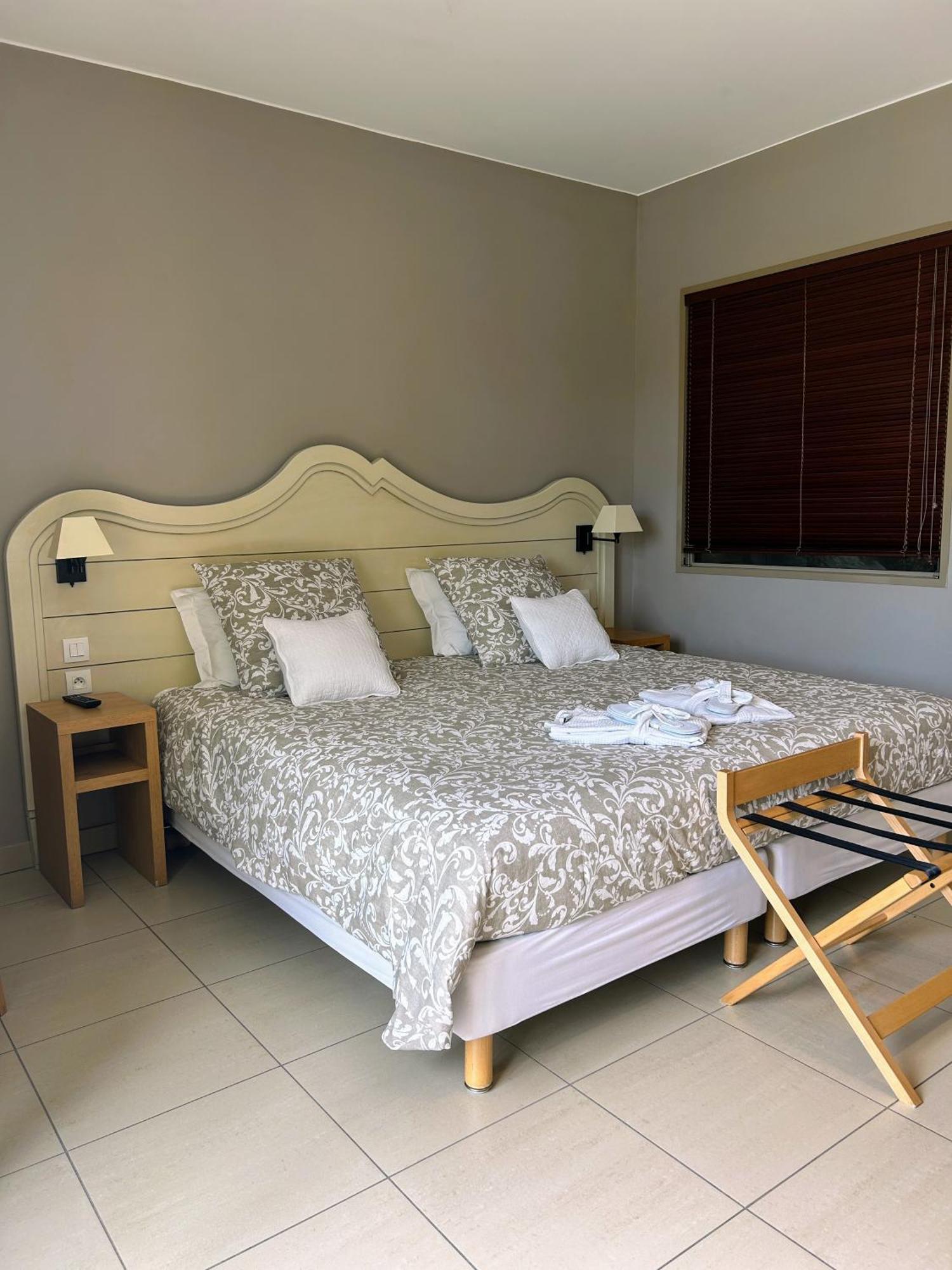 Suite Superieure Domaine Du Golf St Endreol, 1 A 2 Personnes La Motte  Ngoại thất bức ảnh