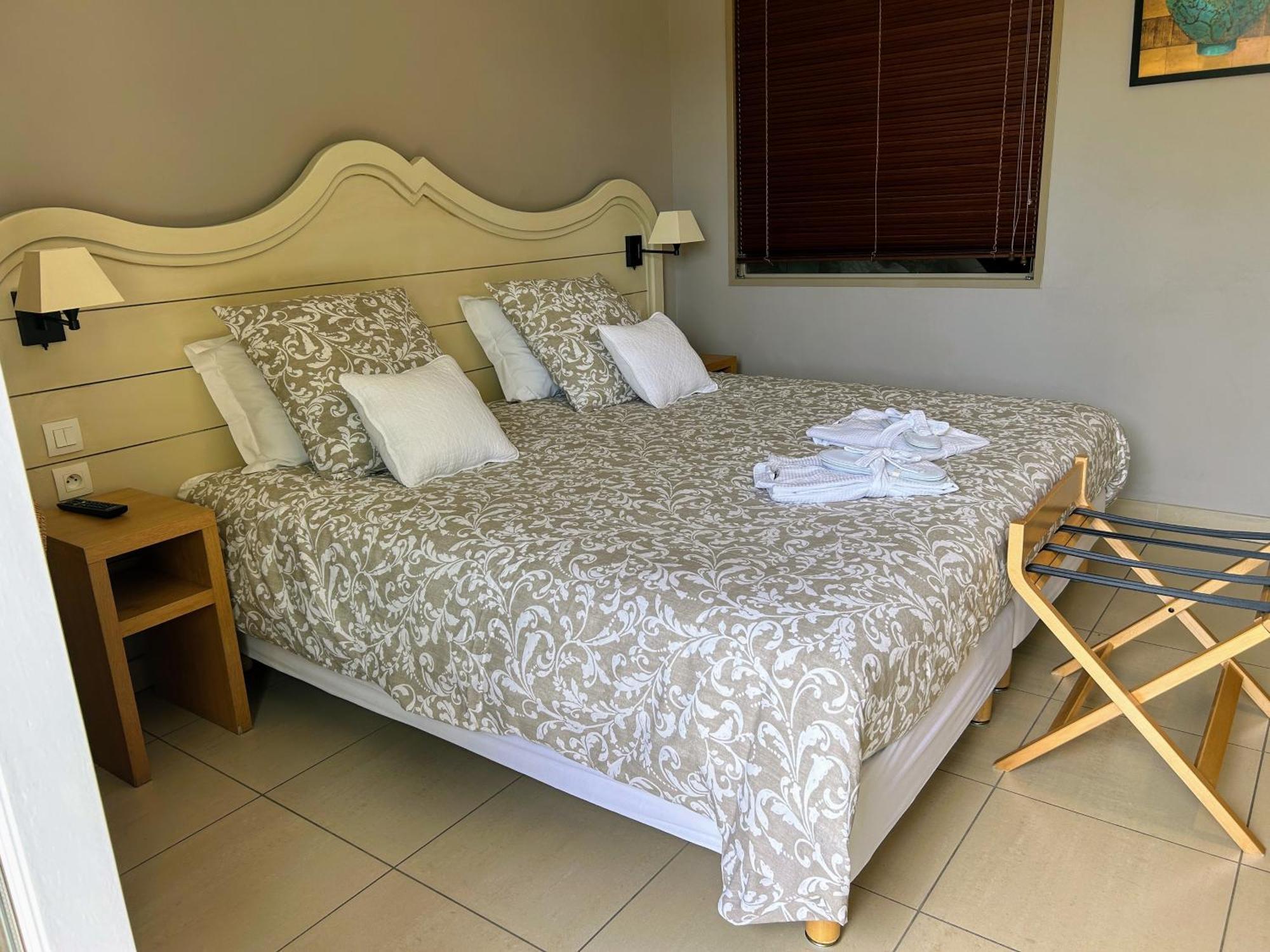 Suite Superieure Domaine Du Golf St Endreol, 1 A 2 Personnes La Motte  Ngoại thất bức ảnh